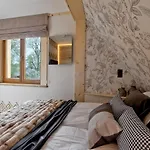 W Rojach, Odkryj-zakopane Σαλέ *