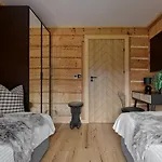 W Rojach, Odkryj-zakopane Σαλέ *